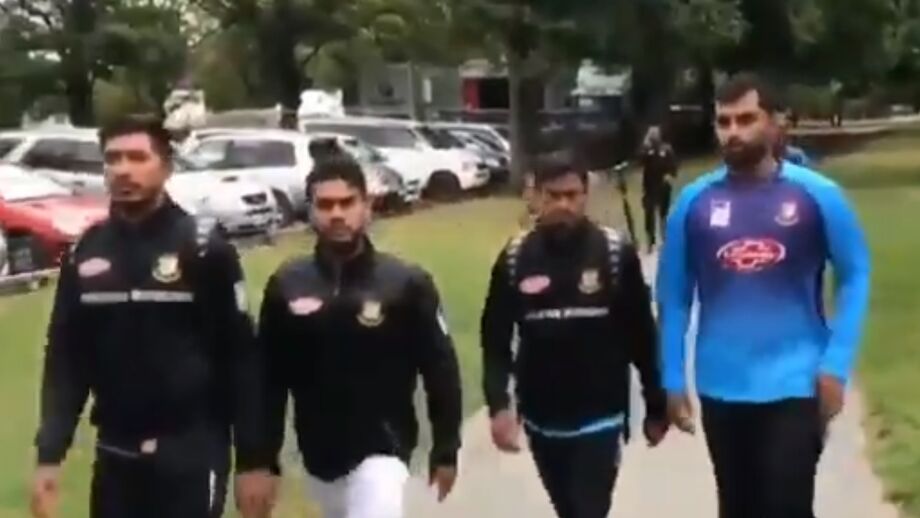 Equipa de cricket do Bangladesh escapou a atentado em mesquita