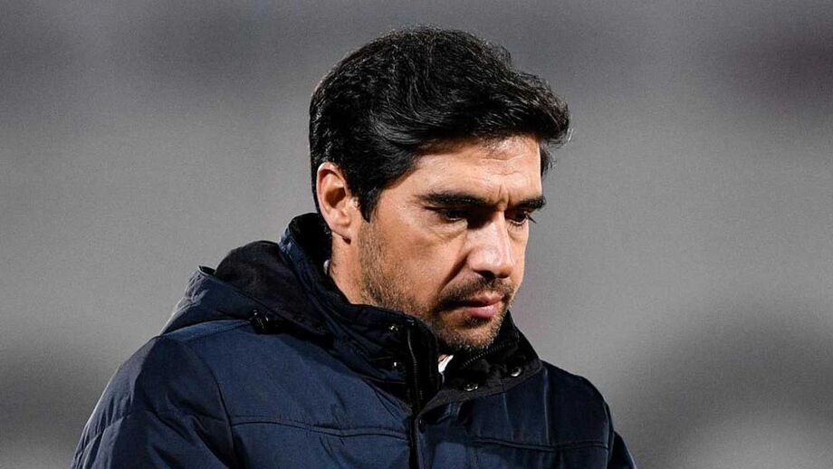 Esgaio e Fábio Martins voltam às opções de Abel Ferreira
