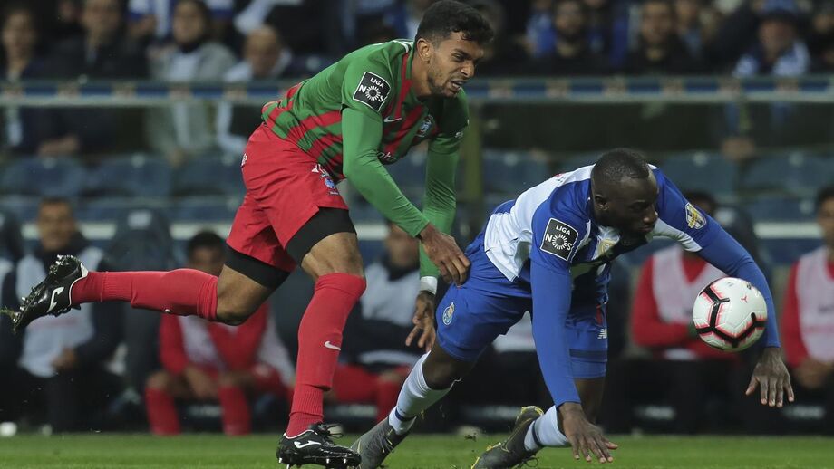 Clara oportunidade 'deu' o vermelho a Lucas Áfrico