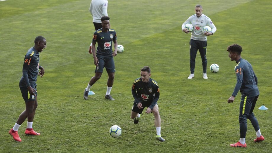 Jogadores do FC Porto B chamados ao primeiro treino do Brasil em Portugal