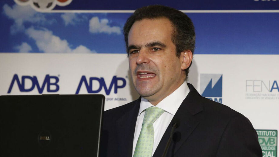 Alexandre Mestre não vê inconvenientes na venda de álcool nos estádios