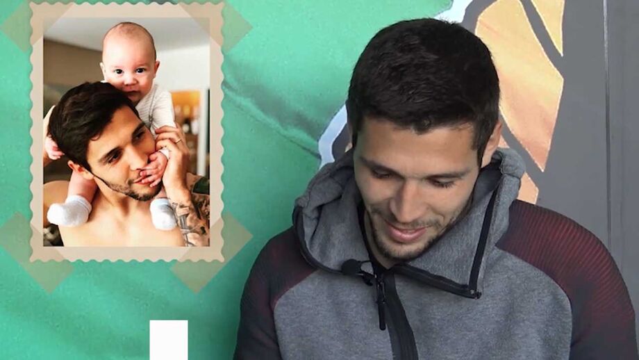Jogadores do Rio Ave celebram Dia do Pai com viagem ao passado