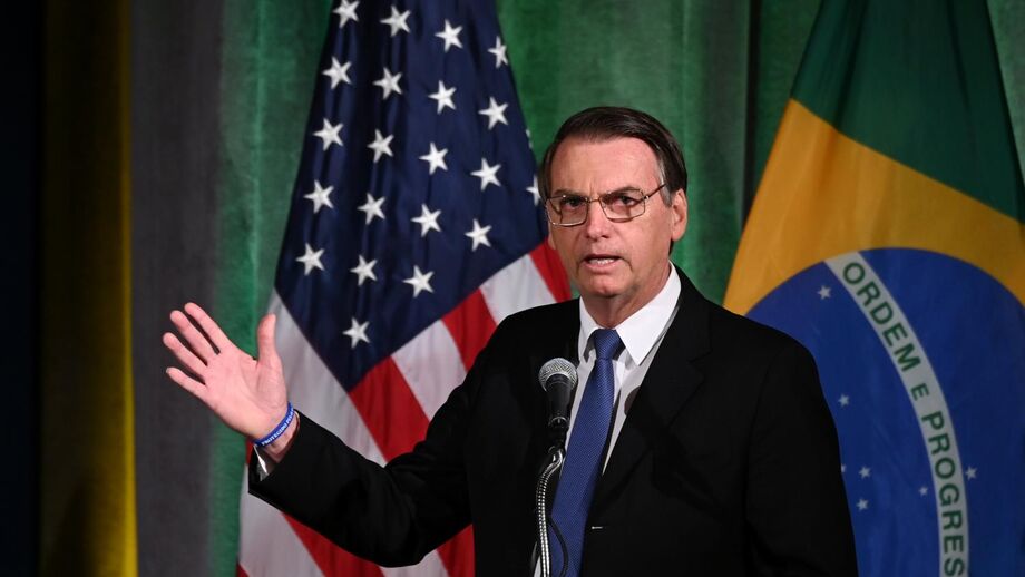 Bolsonaro diz que apoia muro de Trump na Fronteira do México