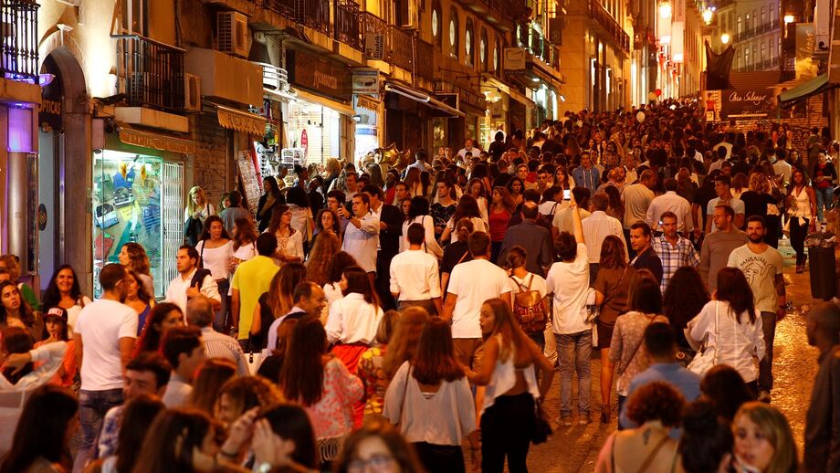 Portugal escala 11 lugares na lista dos países mais felizes do mundo