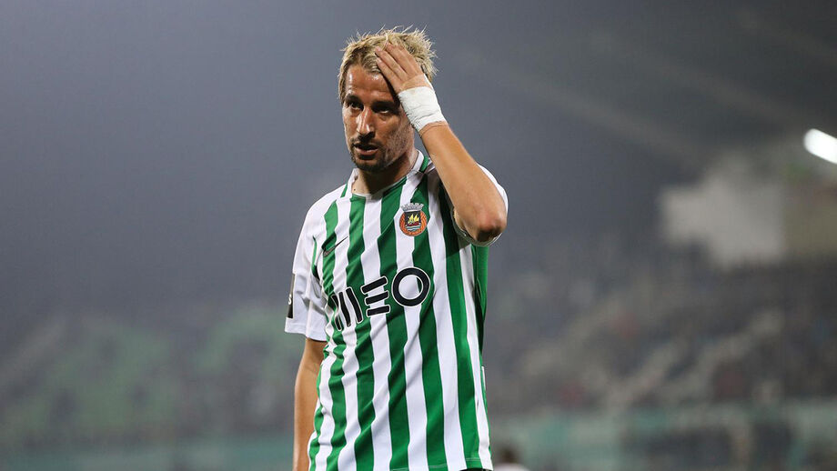 Fábio Coentrão parou com queixas no adutor
