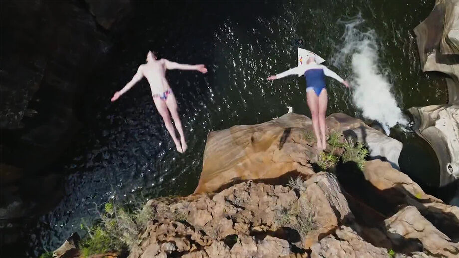 Estrelas do Red Bull Cliff Diving à aventura na África do Sul