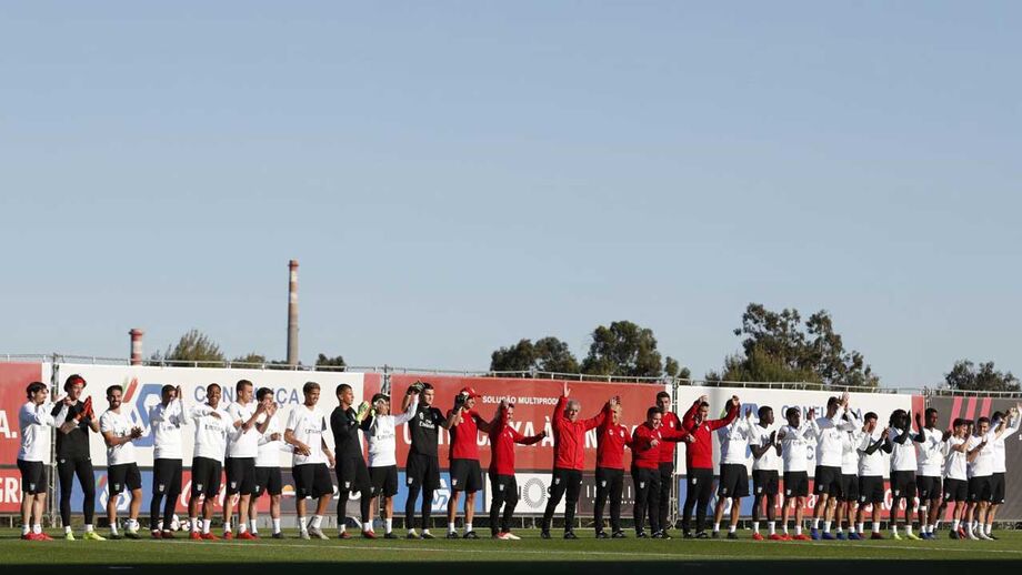 Benfica 'substituiu' internacionais por estes 'miúdos' no treino