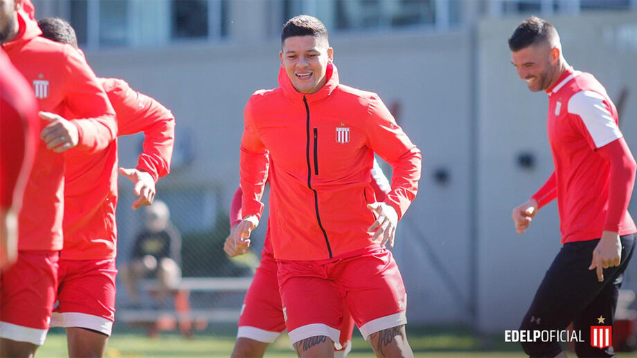 Marcos Rojo mantém a forma no Estudiantes