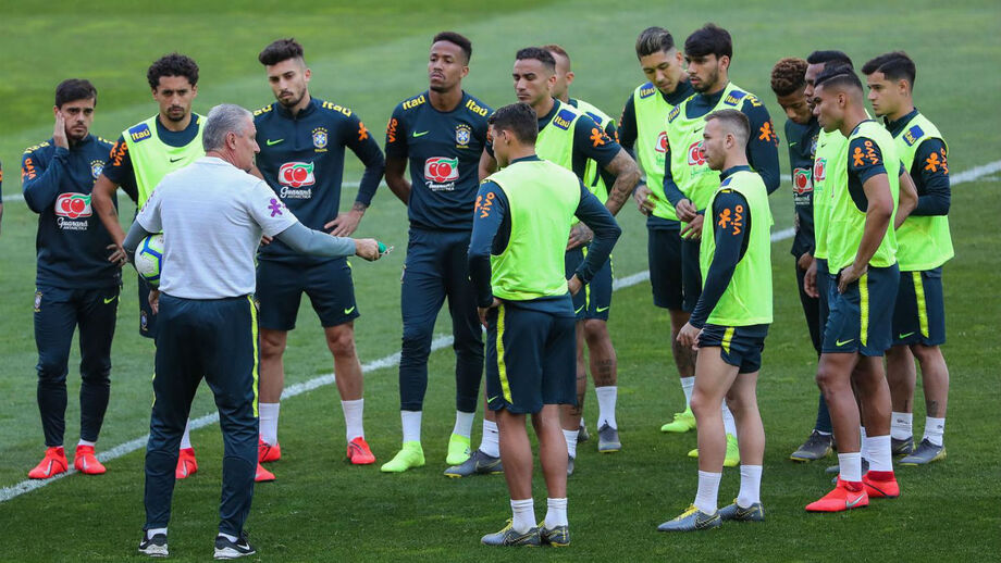 Tite admite Militão e Alex Telles na corrida a um lugar no Brasil para a Copa América