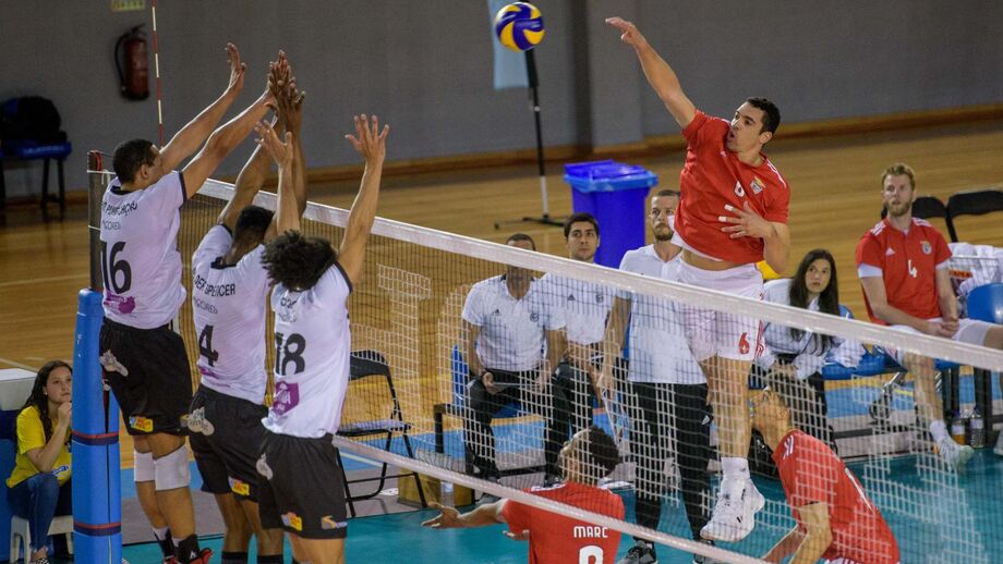 Benfica em vantagem nas meias-finais do playoff