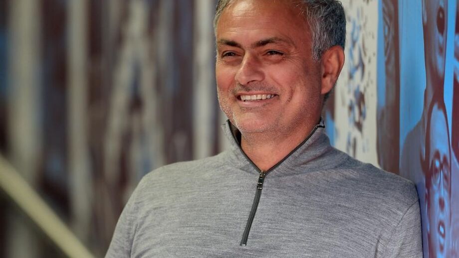 Mourinho: «Todos falam de Ronaldo e Messi mas prefiro falar da Juventus e do Barcelona»