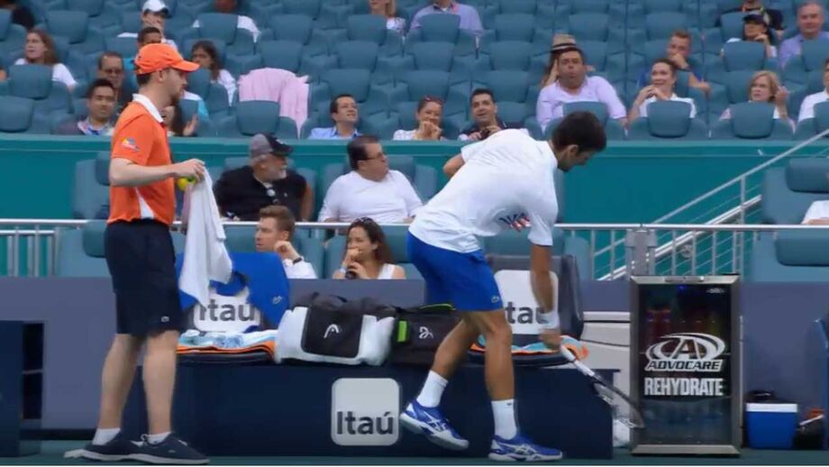 Delbonis fez um grande ponto frente a Djokovic... e o sérvio tentou partir a raquete