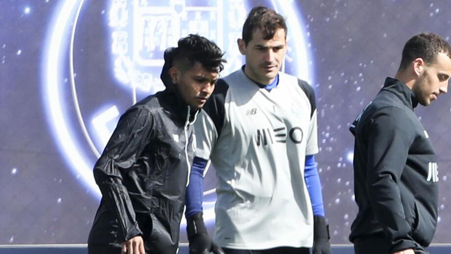 Corona visto como jogador diferente por Casillas