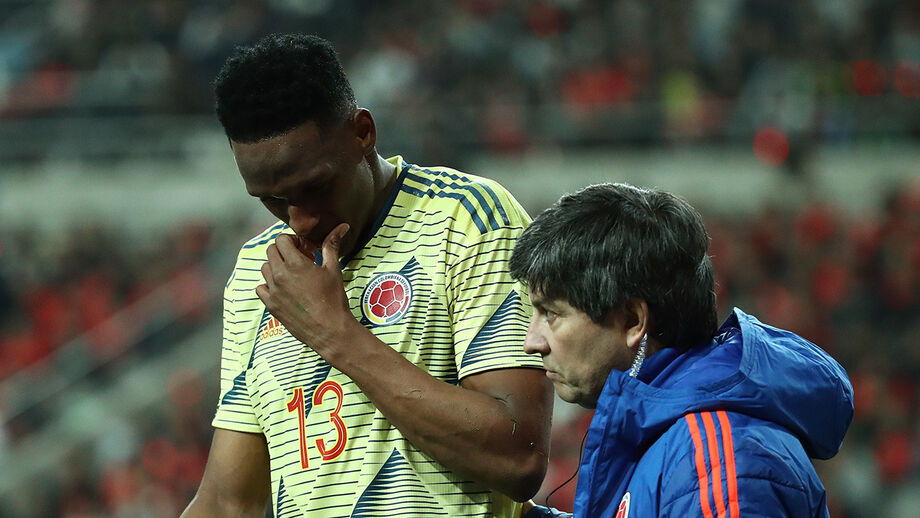 Marco Silva 'culpa' Queiroz pela lesão de Yerry Mina