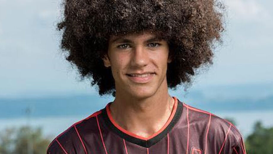 Leandro Paiva estreia-se nos convocados de Emílio Peixe