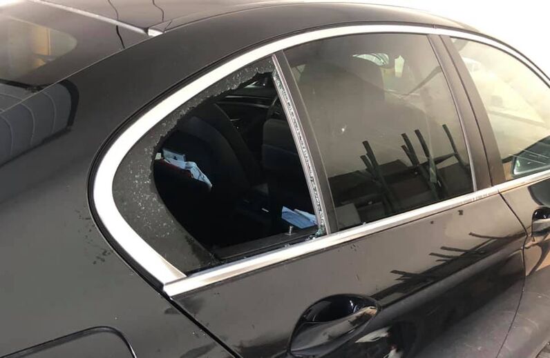 Carro de padre cantor assaltado durante Rio Ave - Sp. Braga. Ladrões levaram cinzas