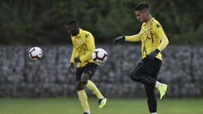 Arango ainda ausente