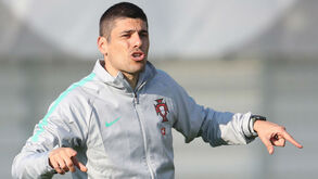 Treinador Francisco Neto diz que seleção feminina não é um grupo fechado