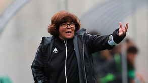 Alfredina ainda vê muralhas para ‘partir’