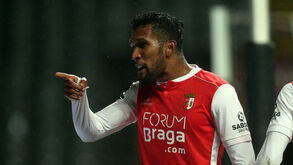 Chamar Dyego e afinar a mira