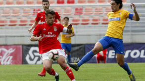 Benfica perde com o Estoril e afunda-se na tabela
