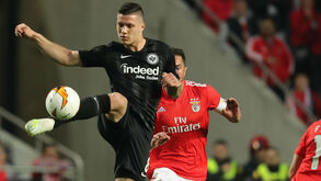 Eintracht Frankurt oficializa contratação de Luka Jovic a título definitivo