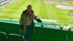 Mãe de Ronaldo volta a apoiar encarnados e cria 'onda': «E a Dolores é do Benfica»