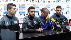 Jogadores interromperam conferência de Costinha para dar 