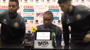 O momento em que os capitães do Nacional 'invadiram' a conferência de Costinha