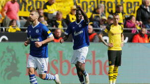 Borussia Dortmund tropeça diante do Schalke 04