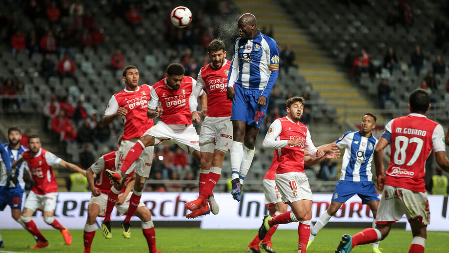 Sp. Braga-FC Porto, 1-1: Arriscar com serviços mínimos