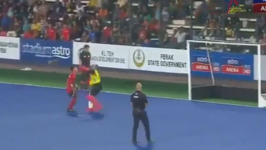 Para ver e rever: este penálti espectacular em jogo de hóquei em campo corre mundo