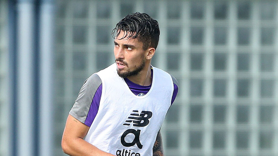 Há esperança por Alex Telles