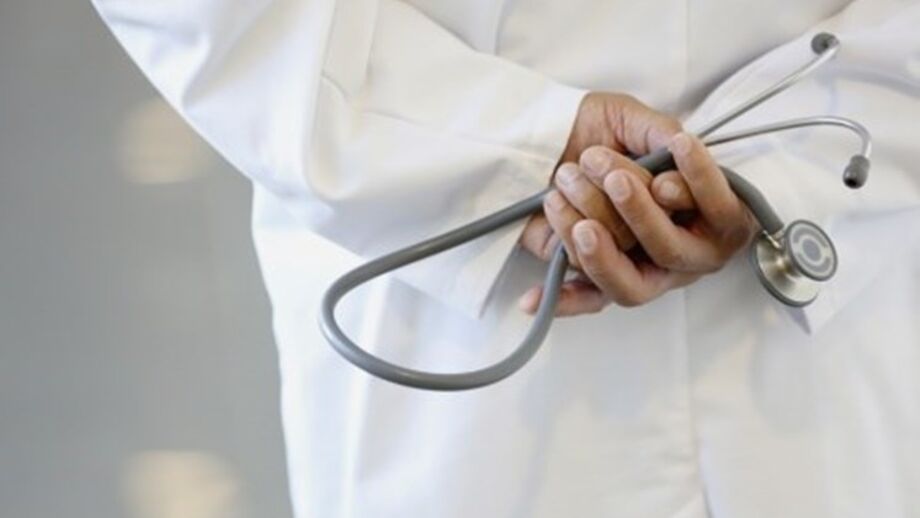 Processo disciplinar a médico por aconselhar mãe a recusar cirurgia marcada para o filho