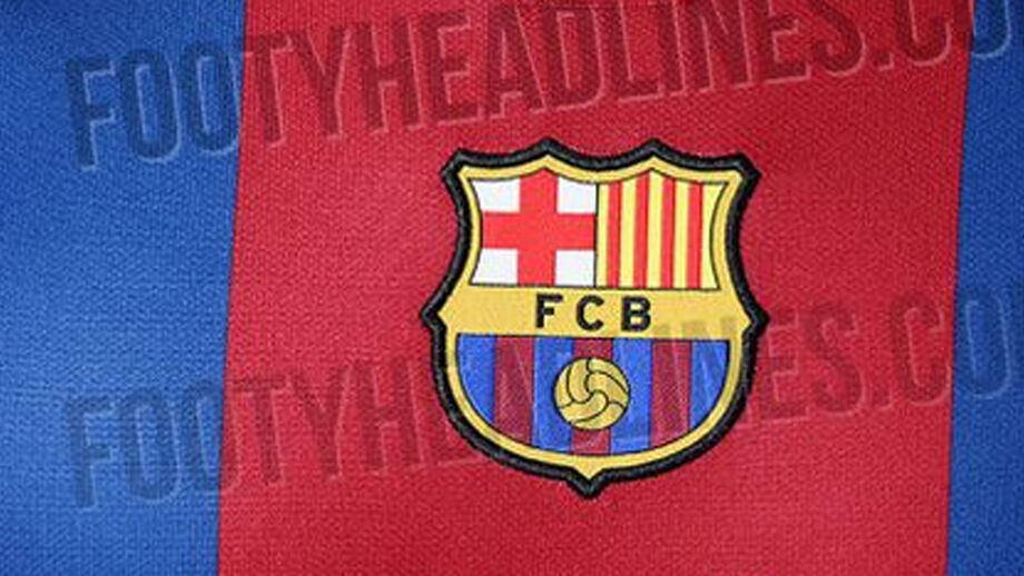 Barcelona reedita camisola histórica da época de Figo