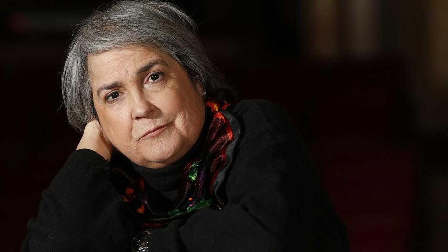 Morreu a cantora Dina