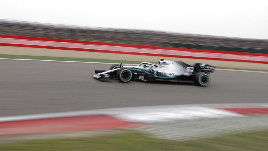 Bottas: «As rodas patinaram ao passar pela linha branca da meta e foi aí que perdi a corrida»