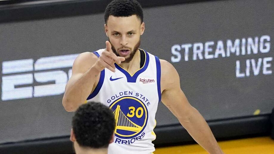 Stephen Curry é o melhor marcador de triplos nos playoffs da NBA