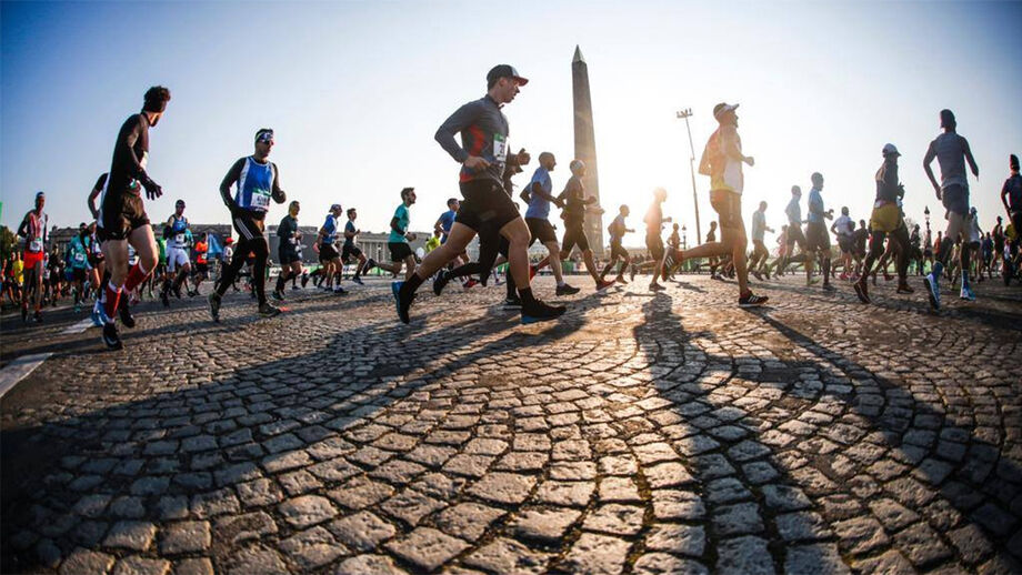 Abrha Milaw e Gelete Burka vencem Maratona de Paris