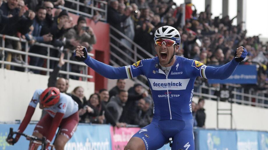 Philippe Gilbert conquista o seu quarto 'monumento' ao vencer o Paris-Roubaix