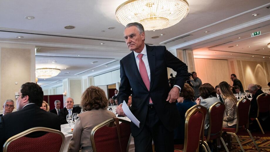 Cavaco insiste em entregar
