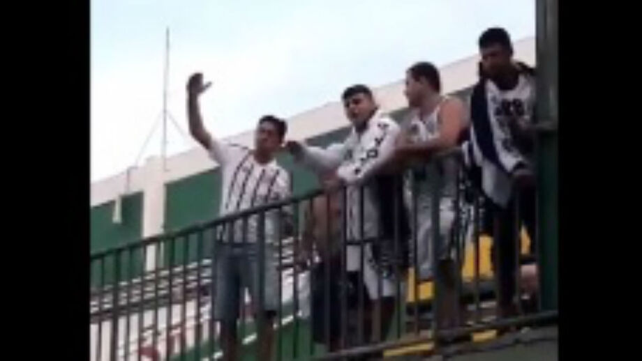 Adeptos da Chapecoense indignados com apoiante rival que imitou queda de avião