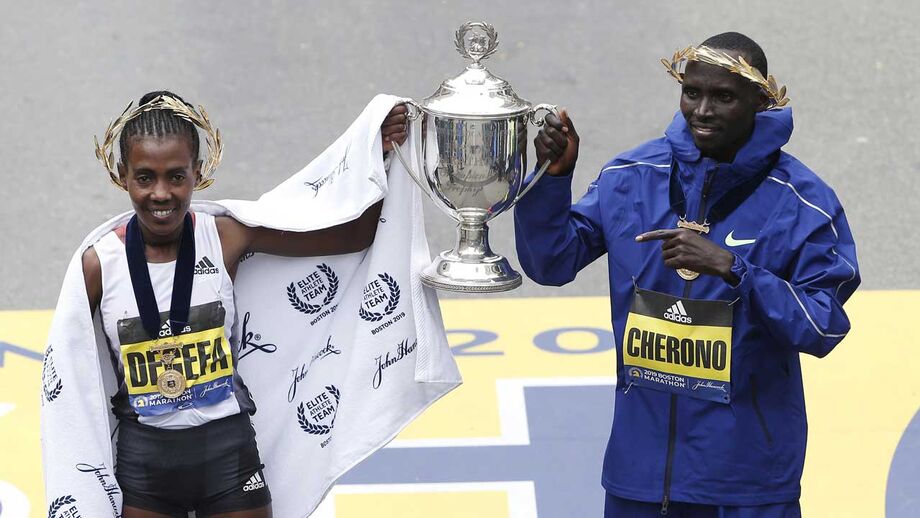 Worknesh Degefa e Lawrence Cherono vencem Maratona de Boston