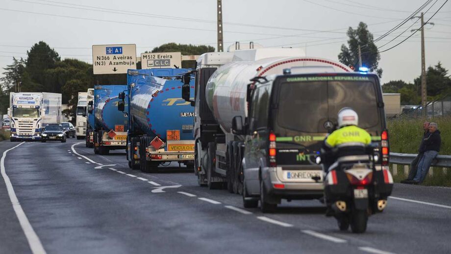 Combustíveis: Sindicato estima que transportes públicos esgotem os 40% dos serviços mínimos