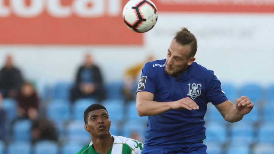 Petkov reintegrado nos treinos
