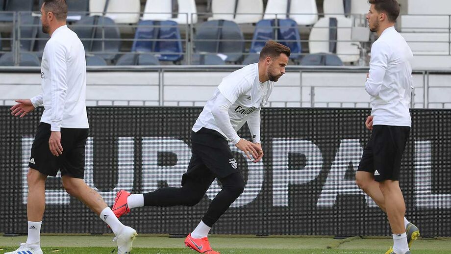 Seferovic foi herói... mas do outro lado