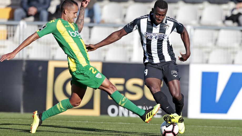 Ícaro regressa aos convocados para o desafio com o Boavista