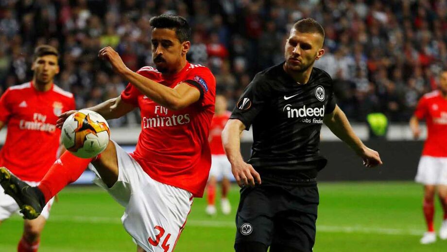 André Almeida: «Acho estranho em provas da UEFA numa haver VAR e noutra não...»