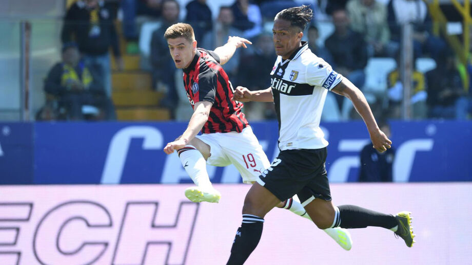 Bruno Alves marca de livre direto no empate do Parma com o AC Milan