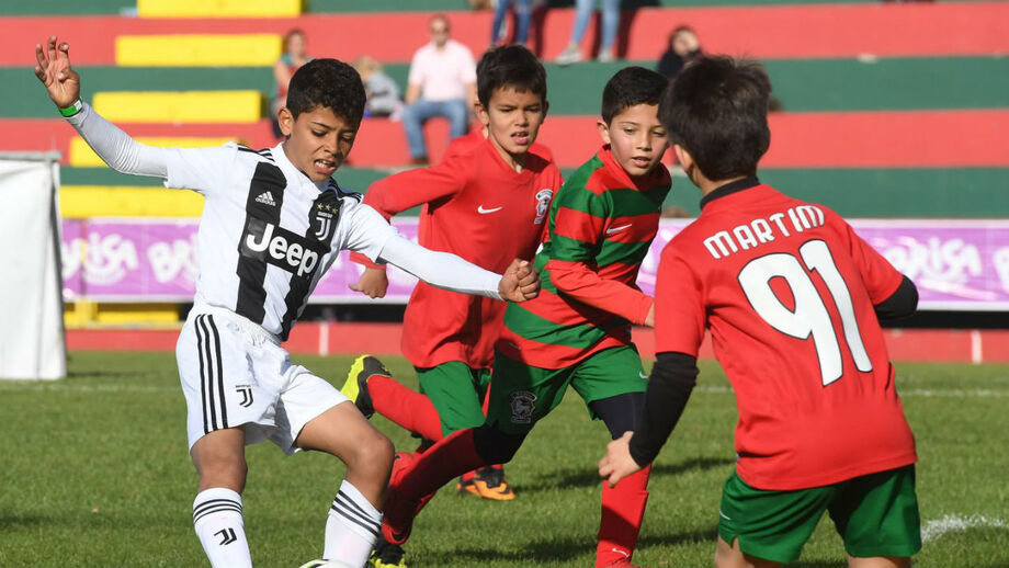Filho de Ronaldo foi o melhor marcador no torneio do Marítimo: Cristianinho marcou 25 golos